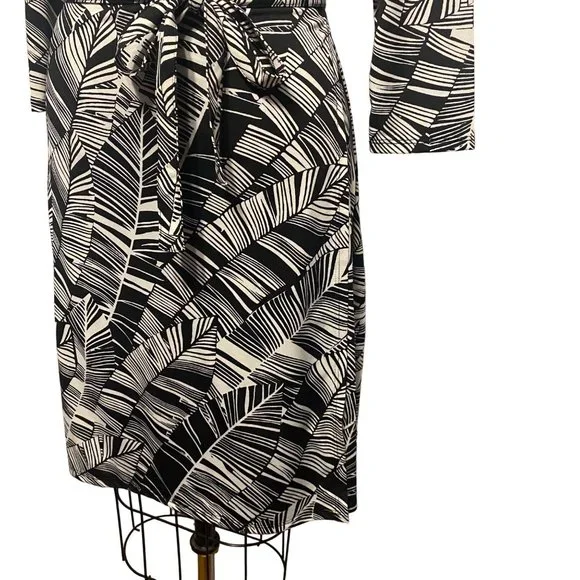 Just Fab Black & White Banana Leaf Wrap Dress M - Picture 7 of 12